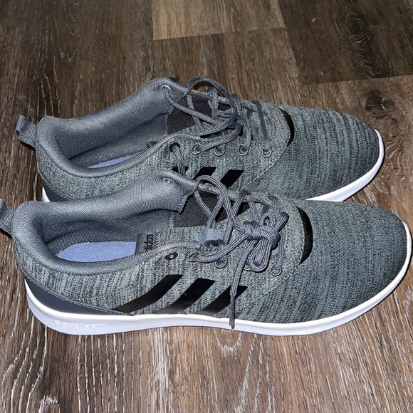 Adidas - Picture 2 of 3